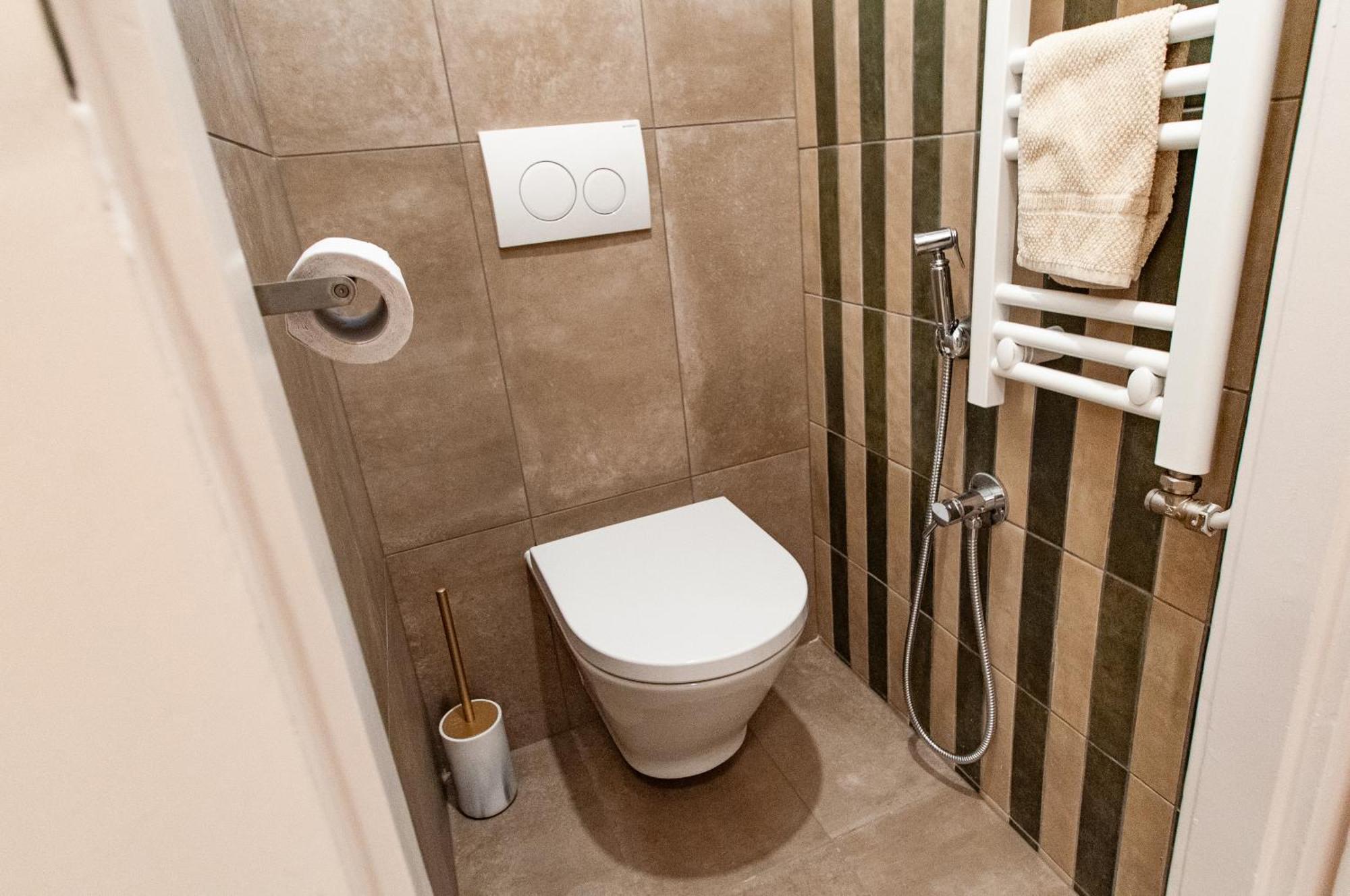 Spacious Family Suite Along River Side, In The Heart Of Buda Budapest Ngoại thất bức ảnh