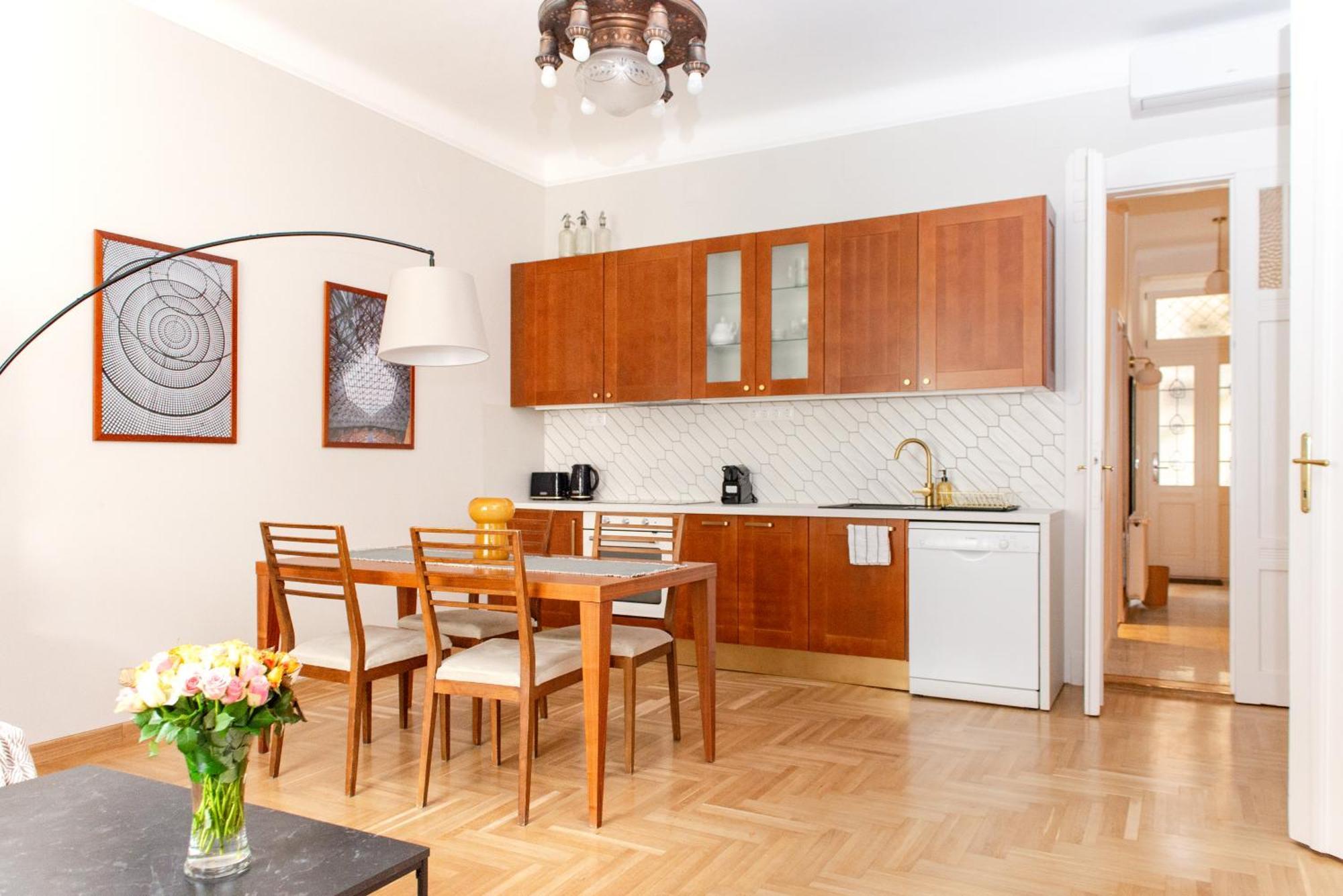 Spacious Family Suite Along River Side, In The Heart Of Buda Budapest Ngoại thất bức ảnh